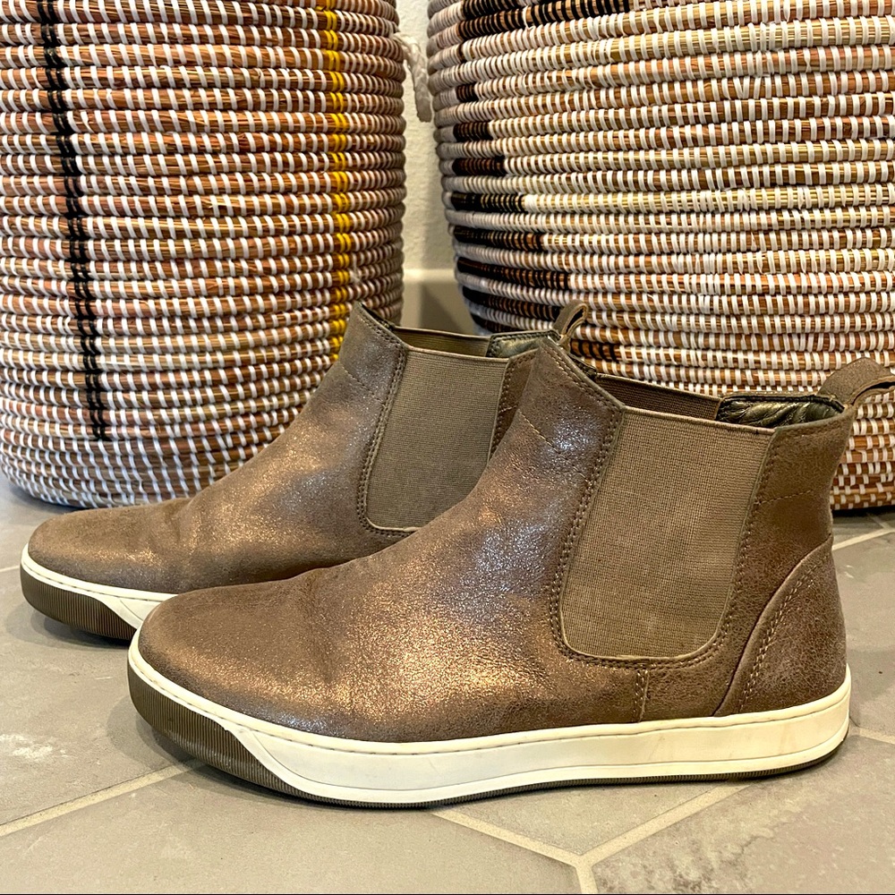 Johnston & Murphy ‘Erica’ high top sneaker